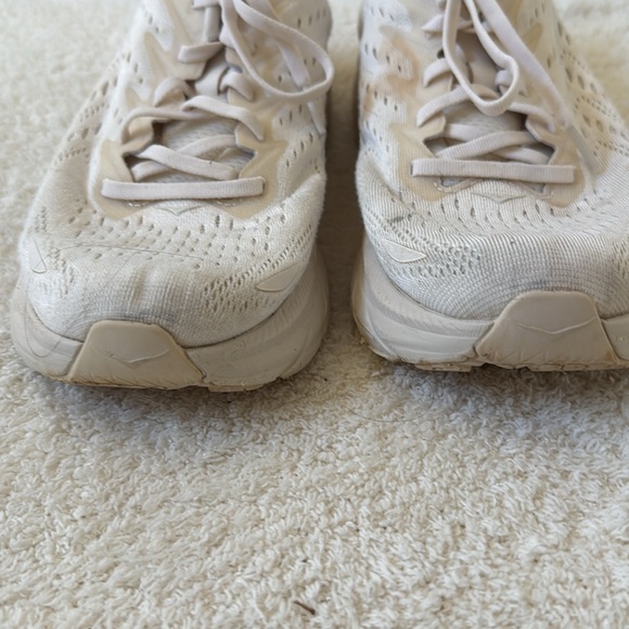 HOKA Clifton 8 Men’s 10. Used with minor wear. See pics for details. - Picture 5 of 8